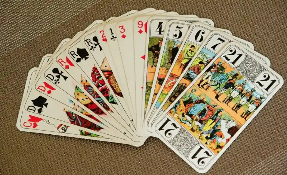Cartes traditionnelles du tarot